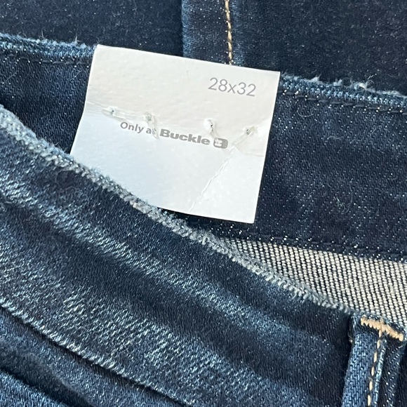 KanCan 28x32 Mid Rise Kurvy Jeans Straight Dark Blue - Picture 8 of 8